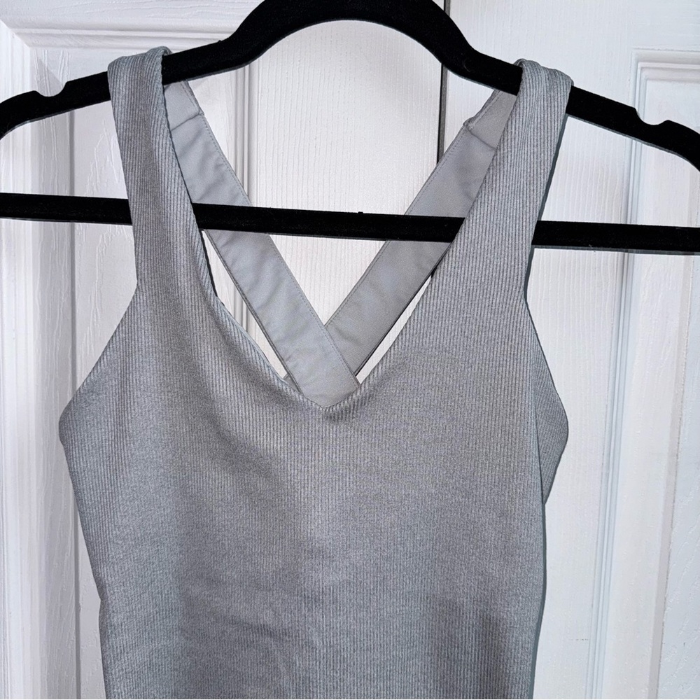 ALO Yoga Tank Top - Picture 2 of 6